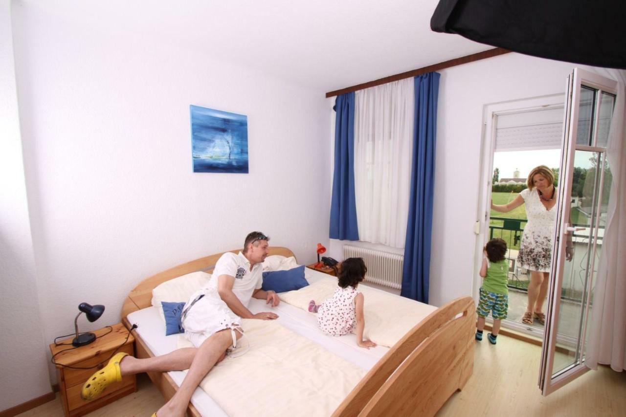 Pension Strohmer Rust Zimmer foto